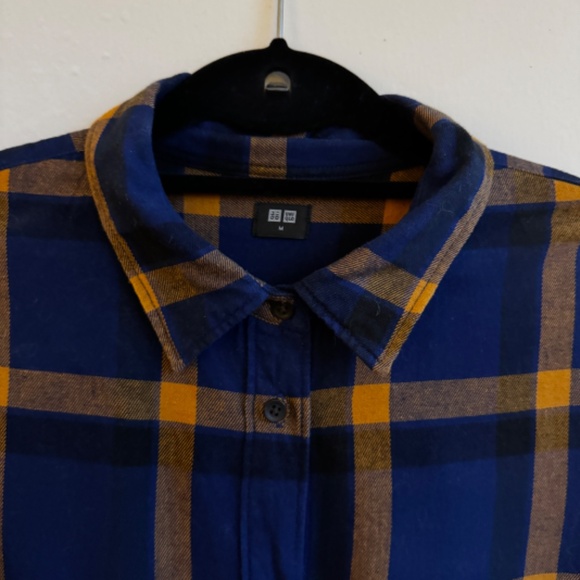UNIQLO Blue Plaid Flannel Button Up - Picture 3 of 5